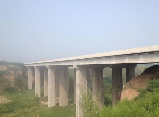 河南省连霍高速火烧羊沟大桥预应力碳纤维板加固